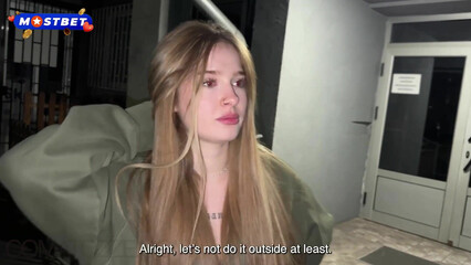 Встретил на улице порно звезду Comatozze и развел её на секс